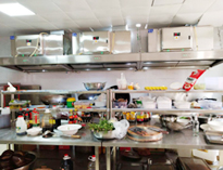 宜賓廚房設備生產廠家告訴你廚房油煙的危害以及排煙系統的作用